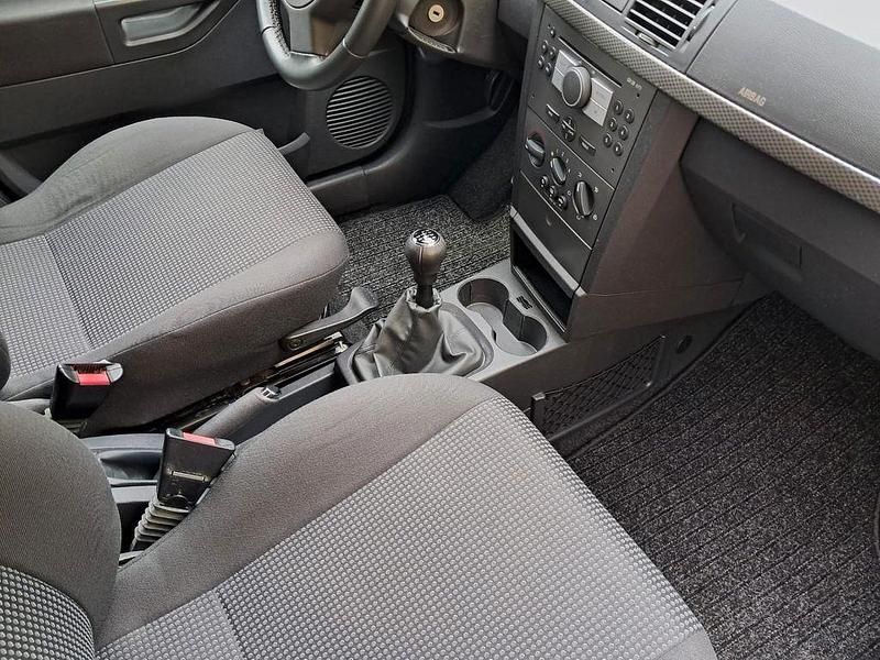 Second-hand Opel Meriva 105 CP (77 kW) 2007 Argintiu Monovolum
