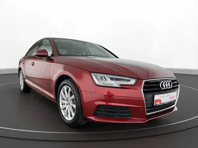 Gebraucht Audi A4 Design 150 PS (110 kW) 2019 Rot Limousine