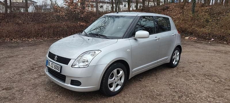 Silber Gebraucht 2006 Suzuki Swift Comfort Limousine | 3.950 € (Fairer Preis) - Bild 1/4