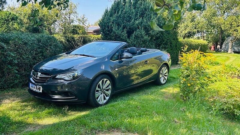 Grau Gebraucht 2013 Opel Cascada Innovation Cabrio | 8.000 € (Fairer Preis) - Bild 1/4