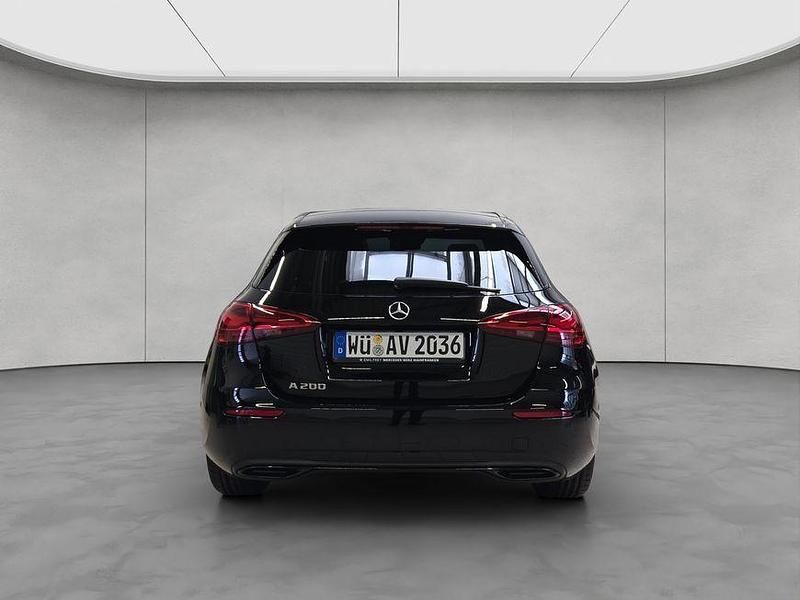 Gebraucht Mercedes A200 Advanced 163 PS (119 kW) 2026 Nachtschwarz Limousine