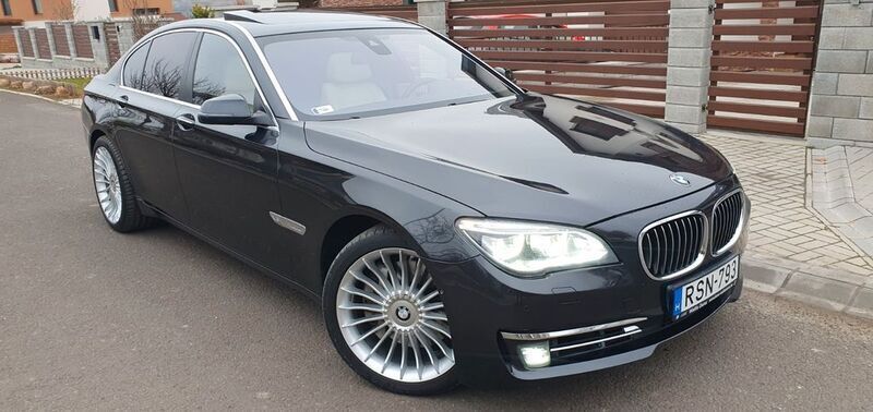 Grau Gebraucht 2013 BMW 760L Performance Limousine | 21.900 € - Bild 1/4
