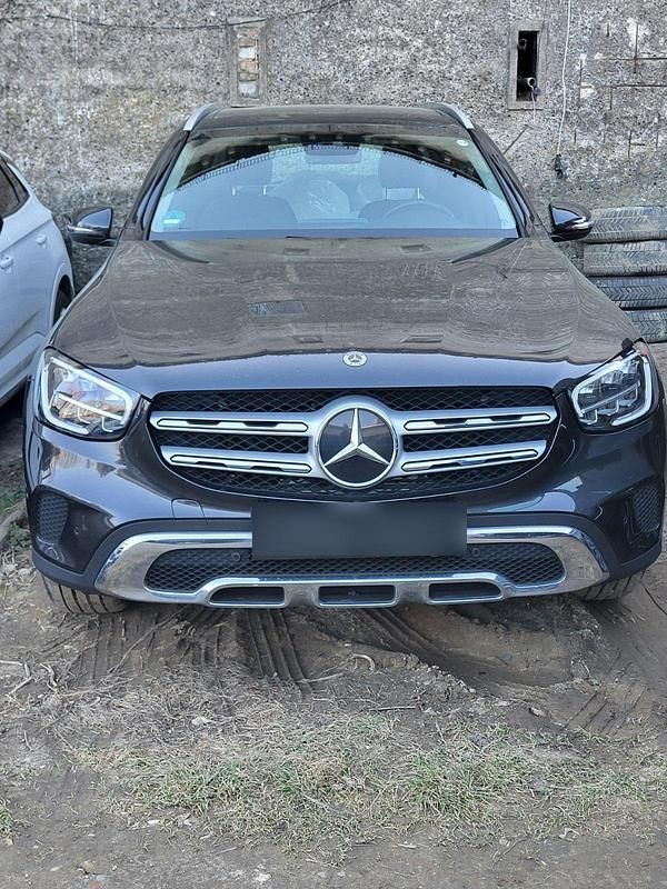 Gebraucht Mercedes GLC300e 194 PS (142 kW) 2022 Grau SUV