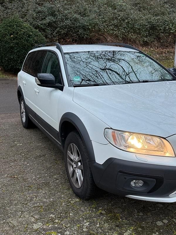 Weiß Gebraucht 2014 Volvo XC70 Kombi | 11.350 € - Bild 1/4
