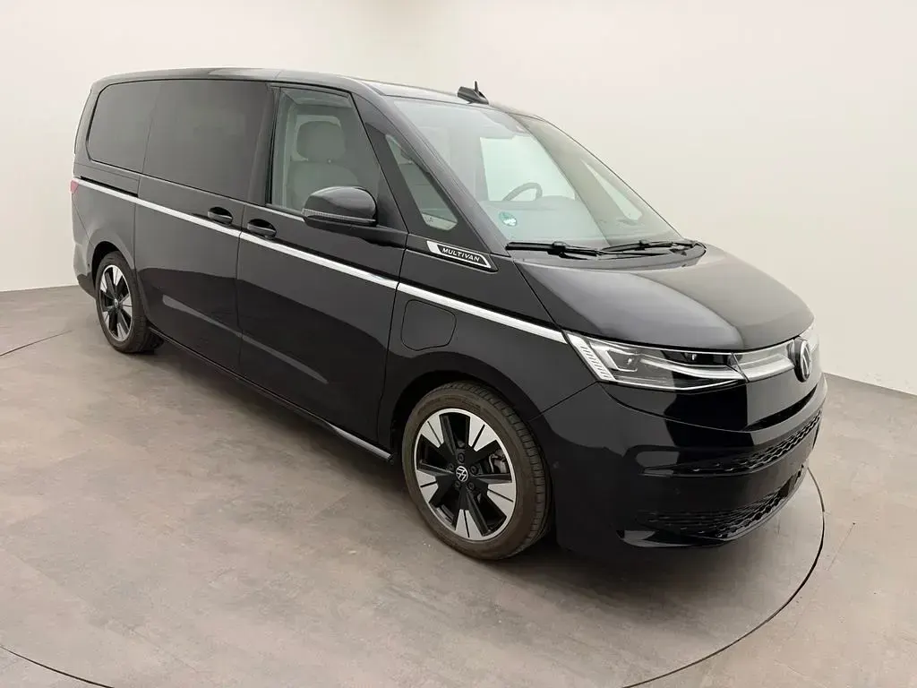 Gebraucht VW Multivan Style 177 PS (130 kW) 2024 Schwarz Van / Kleinbus