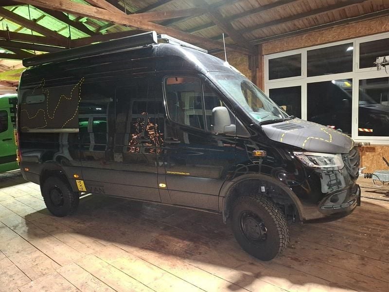Schwarz Gebraucht 2025 Mercedes Sprinter Van | 149.800 € - Bild 1/4