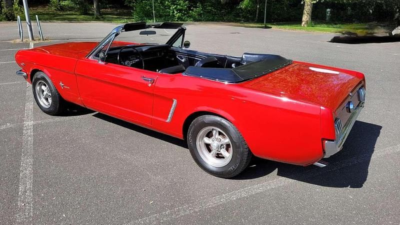 Używany Ford V8 175 KM (128 kW) 1965 Czerwony Kabriolet