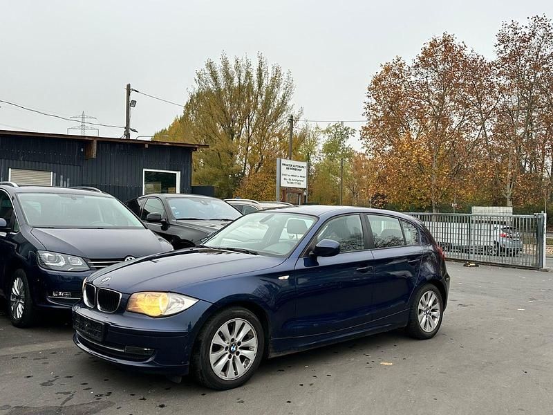 Blau Gebraucht 2011 BMW 118 Advantage Kleinwagen | 3.999 € (Superpreis) - Bild 1/4
