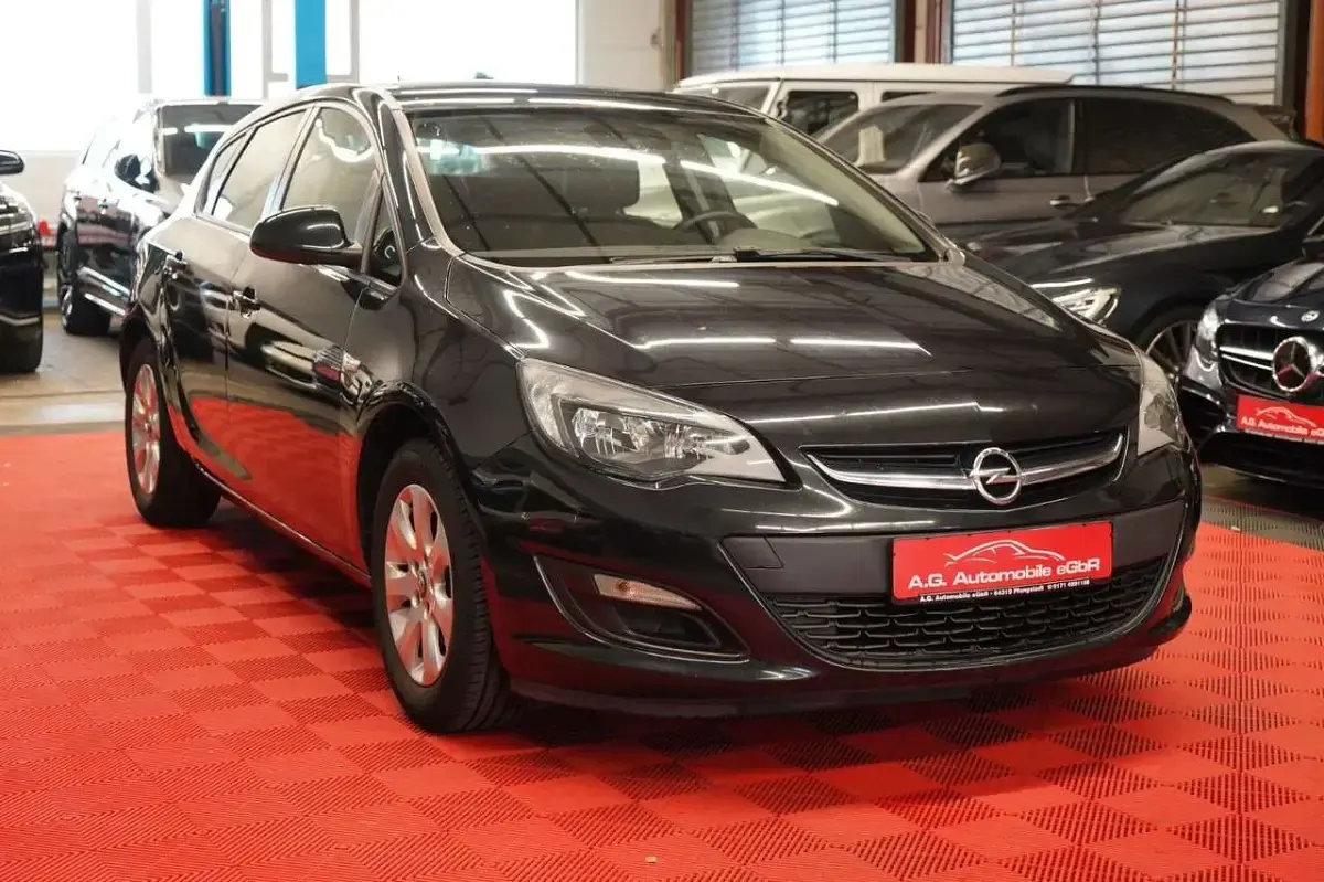 Brugt Opel Astra 110 HK (80 kW) 2014 Sort Sedan
