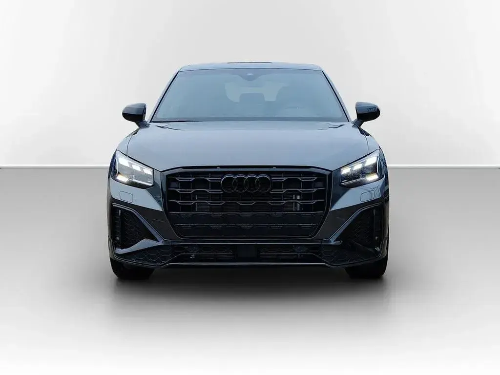 Neu Audi Q2 S-Line 150 PS (110 kW) 2025 Daytonagrau perleffekt SUV