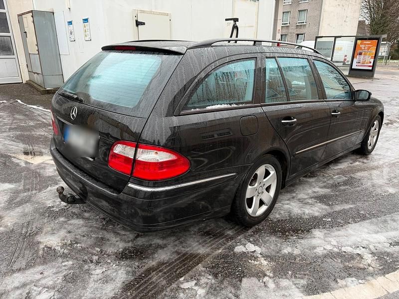 Gebraucht Mercedes E320 Avantgarde 272 PS (200 kW) 2003 Schwarz Kombi