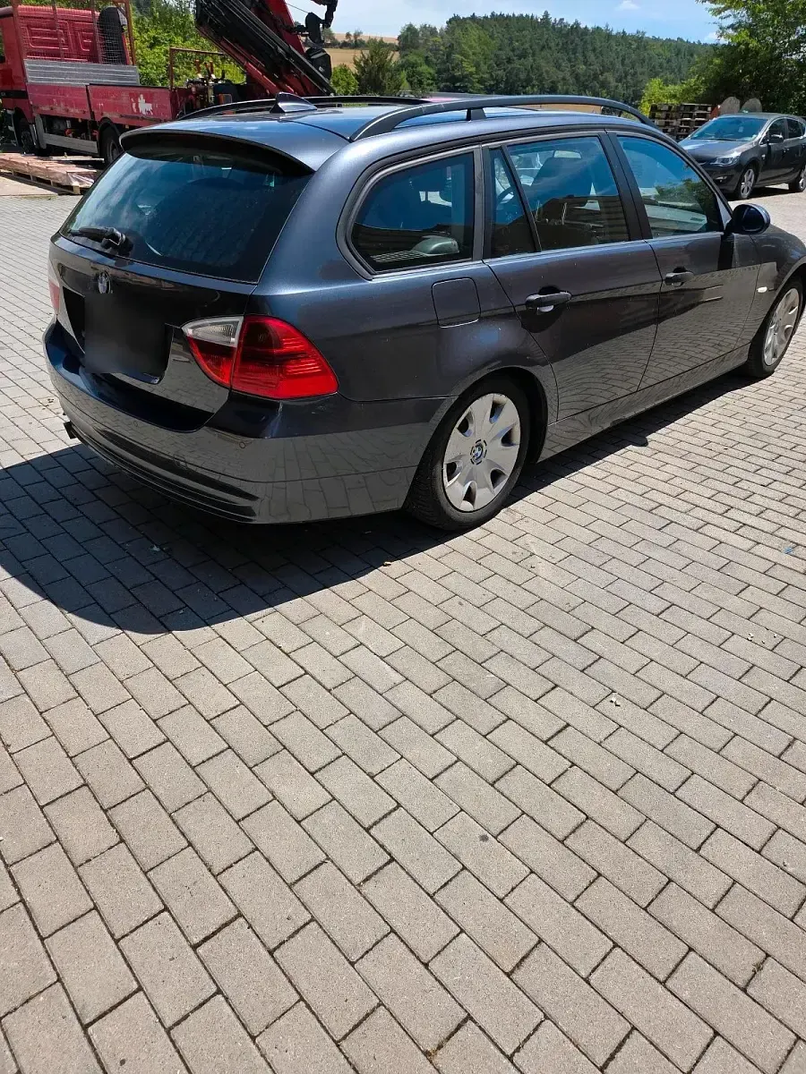 Gebraucht BMW 320 150 PS (110 kW) 2005 Grau Kombi