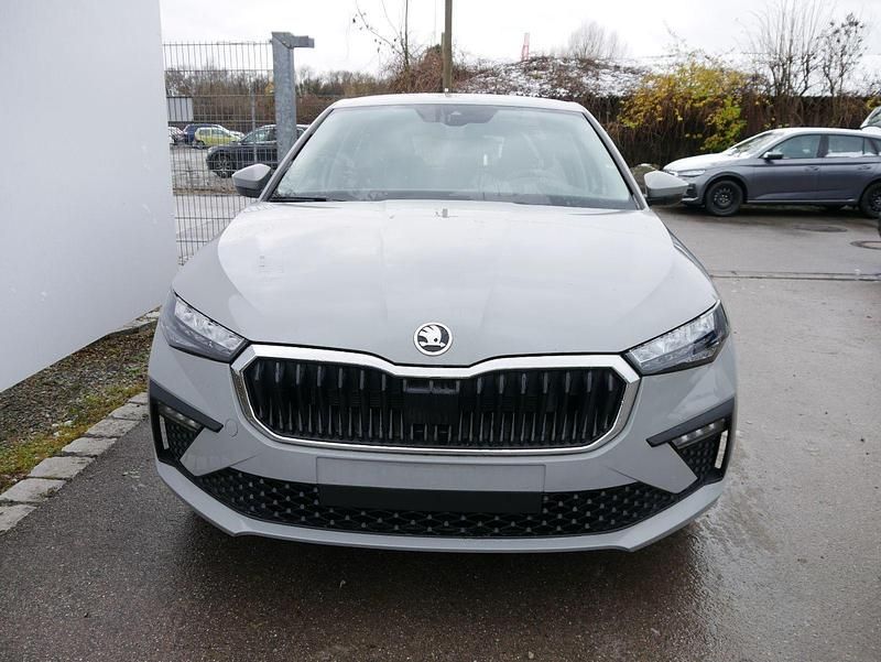 Neu Skoda Scala Selection 116 PS (85 kW) 2025 Stahlgrau Kleinwagen