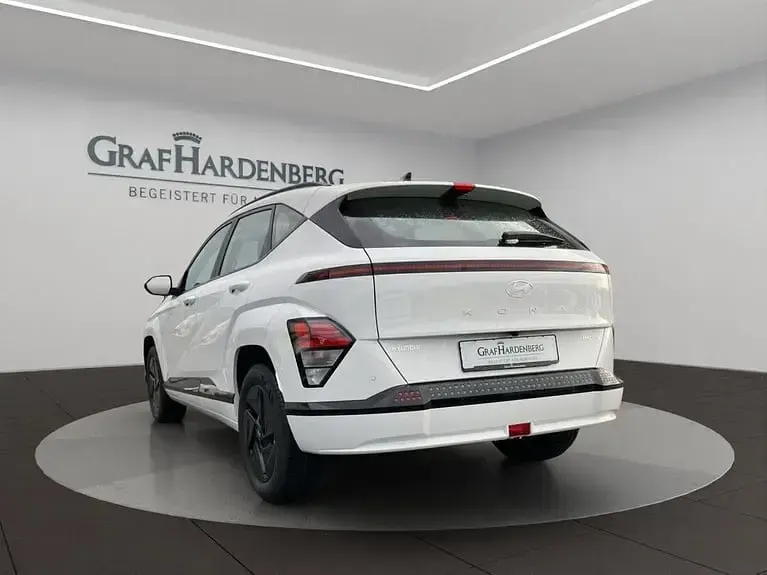Neu Hyundai Kona Select 114 kW (156 PS) 2025 Weiß SUV