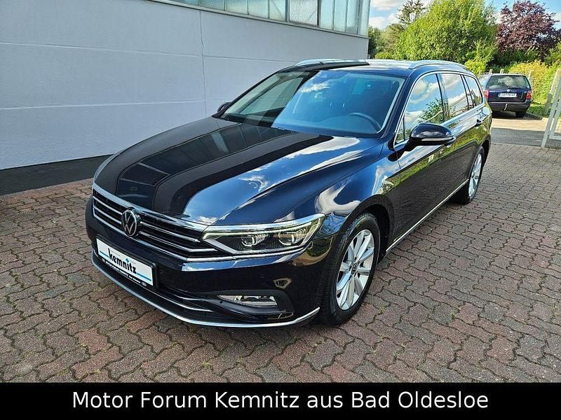 Schwarz Gebraucht 2023 VW Passat Elegance Kombi | 25.990 € (Fairer Preis) - Bild 1/4