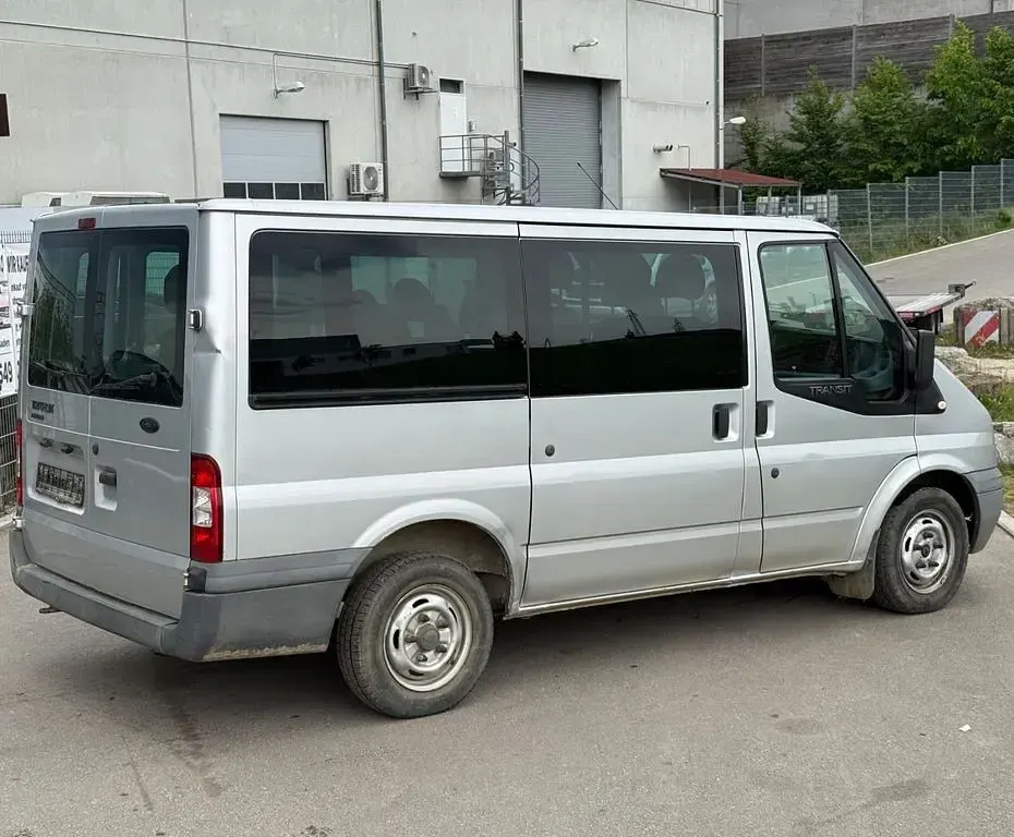 Usado Ford Transit 110 CV (80 kW) 2008 Plateado Monovolumen