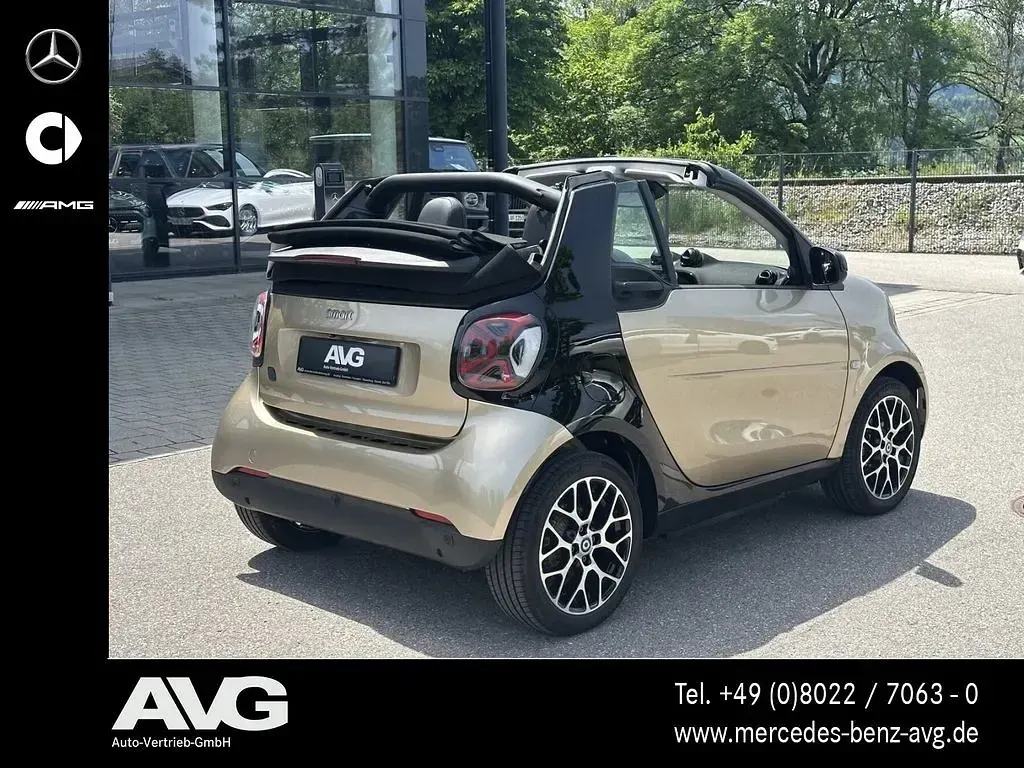 Gebraucht Smart ForTwo Electric Drive Prime 60 kW (82 PS) 2023 Bodypanels in gold beige () Cabrio