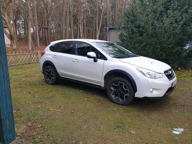 Weiß Gebraucht 2012 Subaru XV SUV | 5.499 € (Fairer Preis) - Bild 1/4