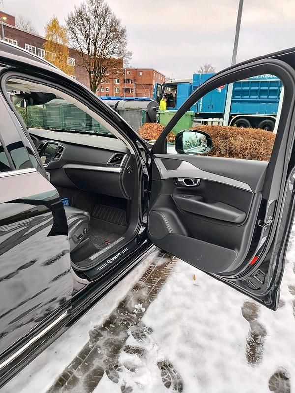 Gebraucht Volvo XC90 Momentum 235 PS (172 kW) 2019 Schwarz SUV