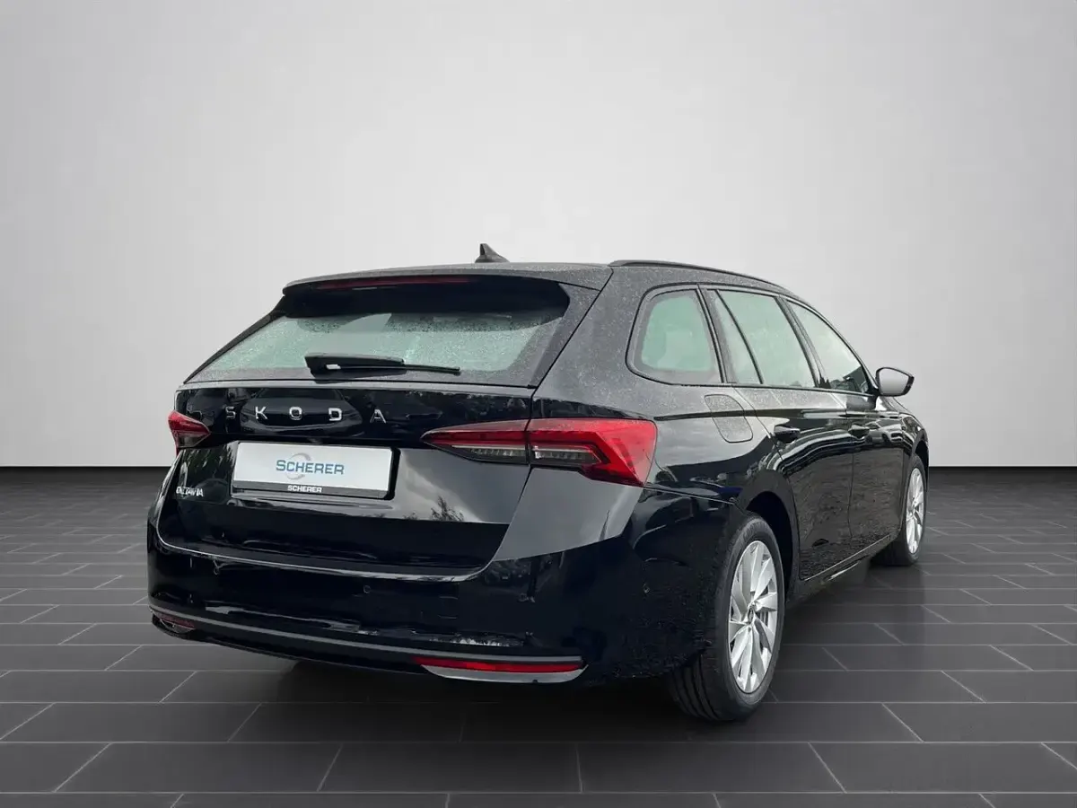 Neu Skoda Octavia 150 PS (110 kW) 2026 Blackmagic perleffekt (metallic) Limousine