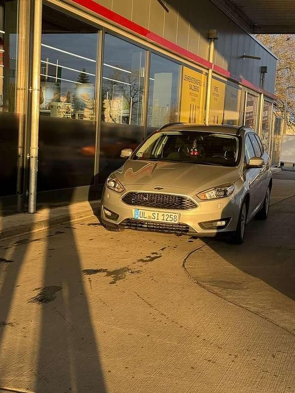 Gebraucht Ford Focus Business Edition 120 PS (88 kW) 2017 Silber Kombi