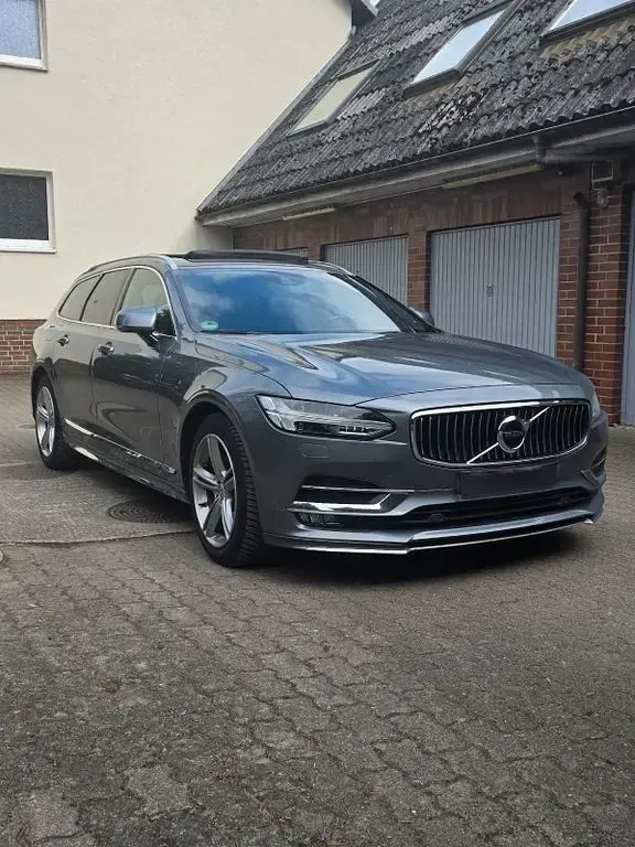 Gebraucht Volvo V90 Inscription 239 PS (175 kW) 2018 Grau Kombi