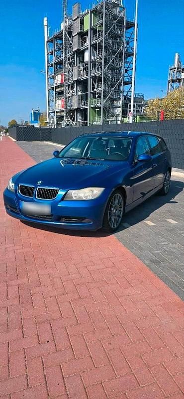 Gebraucht BMW 318 143 PS (105 kW) 2007 Blau Kombi