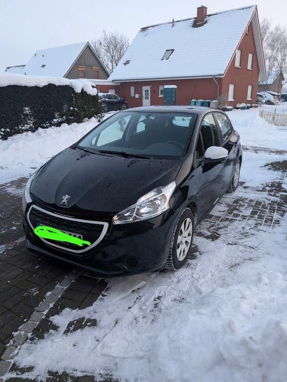 Schwarz Gebraucht 2015 Peugeot 208 Kleinwagen | 5.900 € (Guter Preis) - Bild 1/4