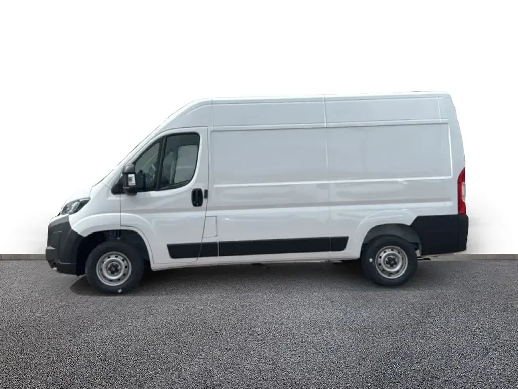 Neu Opel Movano 140 PS (102 kW) 2026 Weiß Van