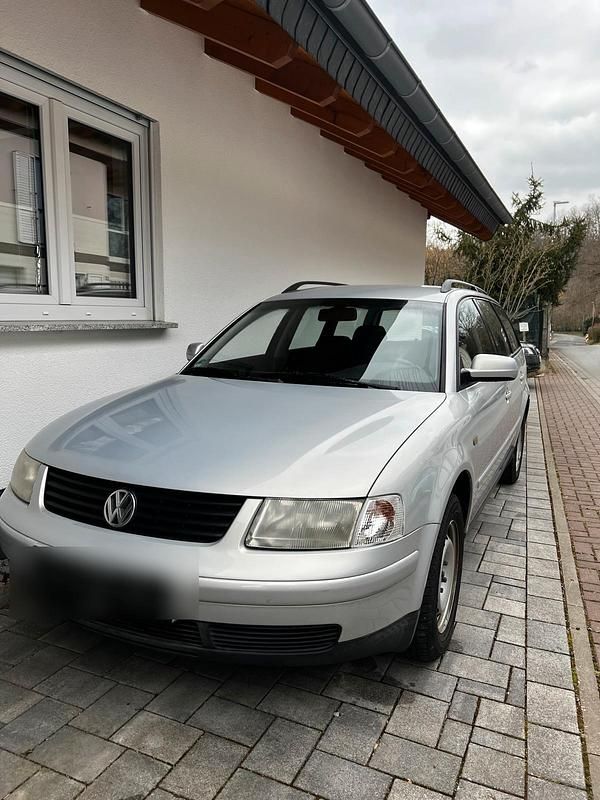 Silber Gebraucht 1998 VW Passat Kombi | 3.500 € - Bild 1/4