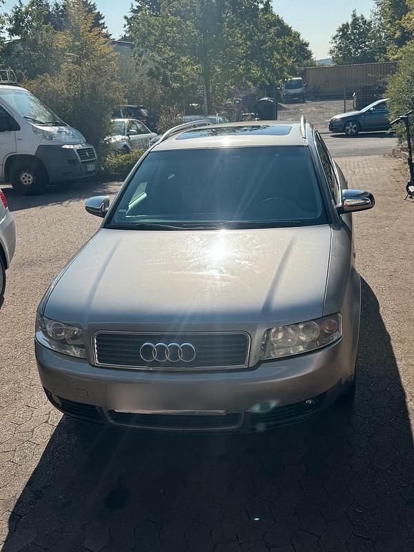 Silber Gebraucht 2001 Audi A4 Kombi | 3.050 € (Fairer Preis) - Bild 1/4