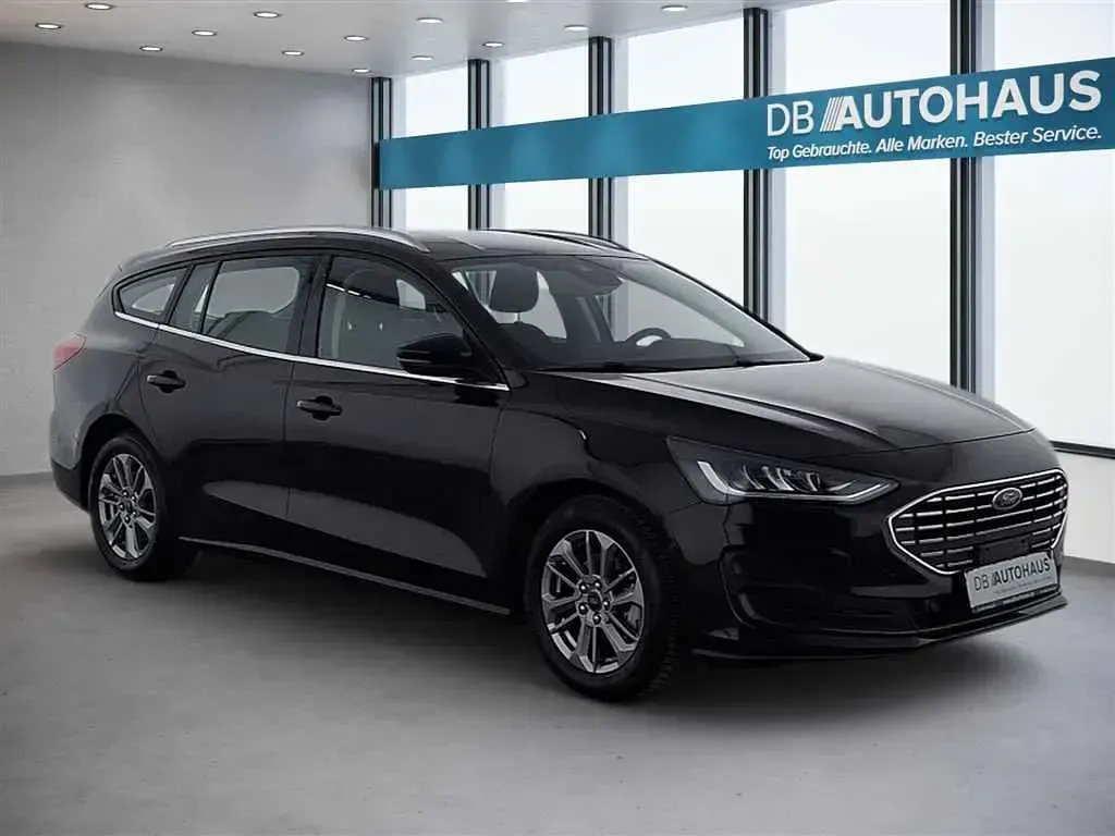 Gebraucht Ford Focus Titanium 125 PS (91 kW) 2023 Schwarz Kombi
