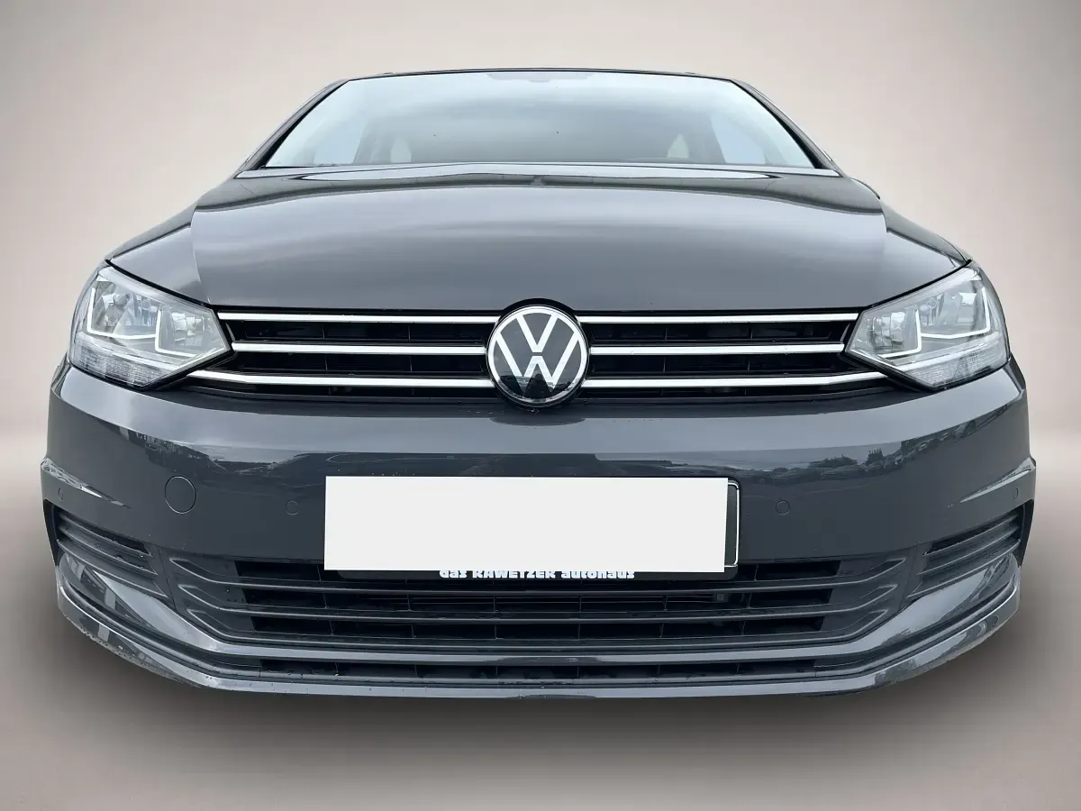 Gebraucht VW Touran Comfortline 150 PS (110 kW) 2022 Grau Van / Kleinbus