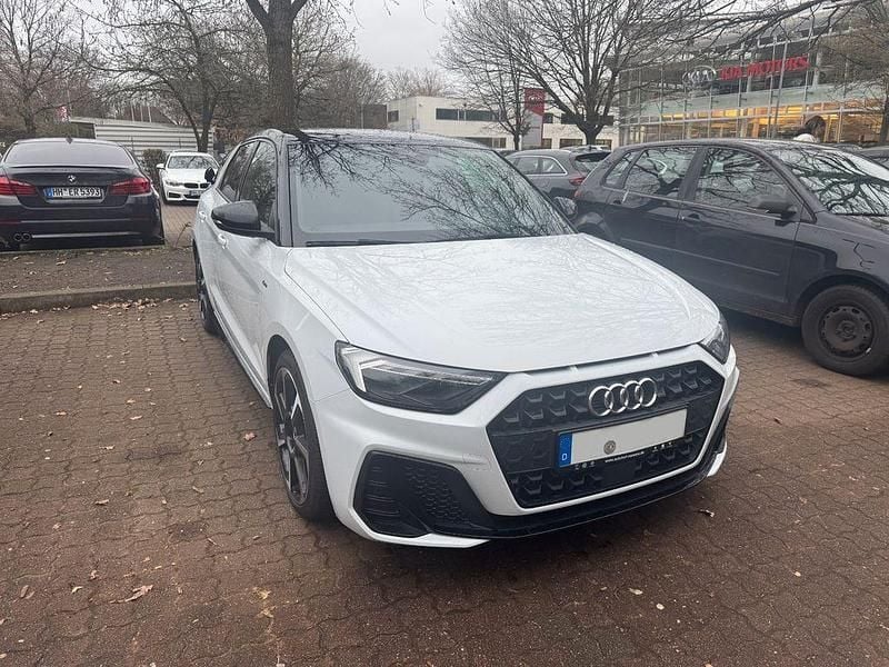 Weiß Gebraucht 2019 Audi A1 Sportback S-Line Kleinwagen | 22.000 € (Fairer Preis) - Bild 1/4