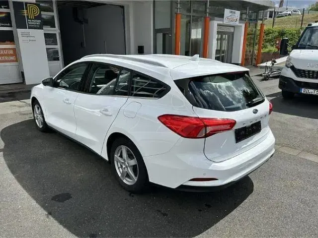 Gebraucht Ford Focus 95 PS (69 kW) 2019 Weiss Kombi