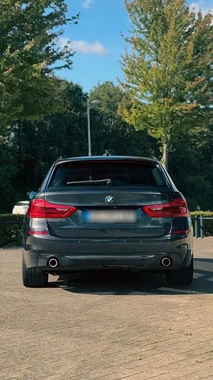 Gebraucht BMW 520 Luxury Line 190 PS (139 kW) 2018 Grau Kombi
