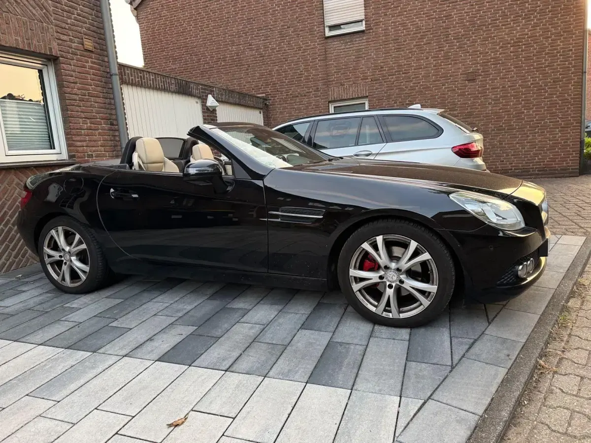 Gebraucht Mercedes SLK200 184 PS (135 kW) 2011 Schwarz Cabrio