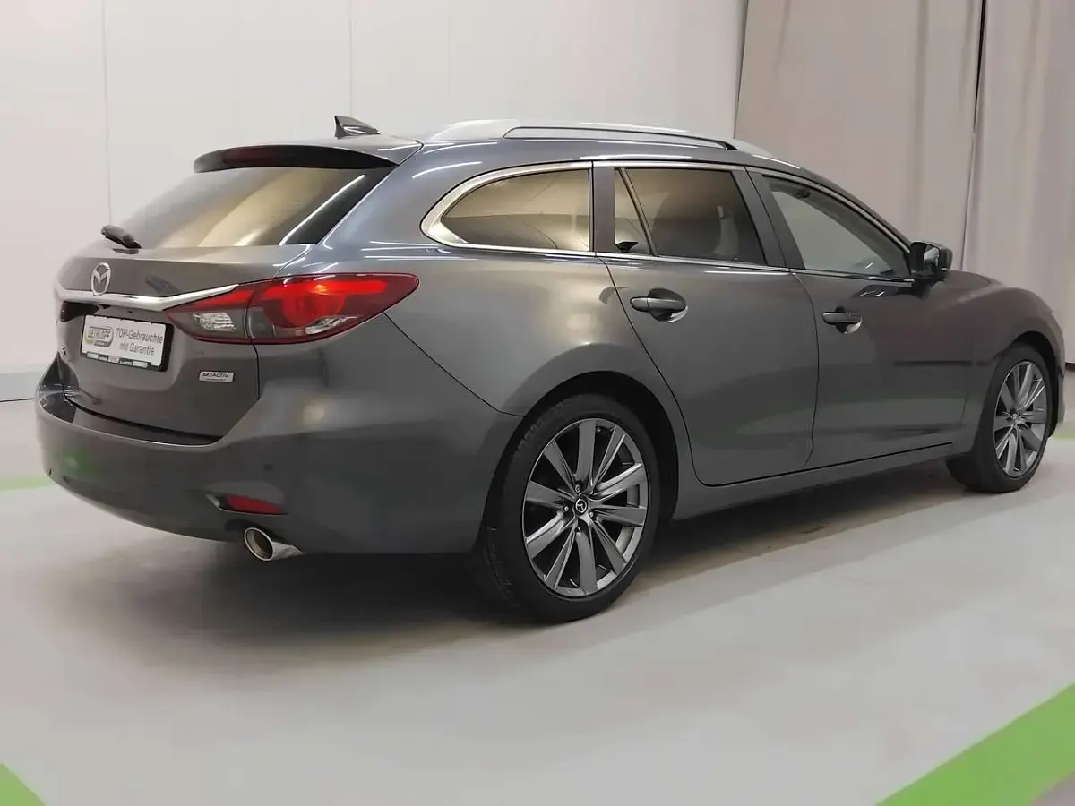 Gebraucht Mazda 6 Signature 194 PS (142 kW) 2018 Machine gray Kombi