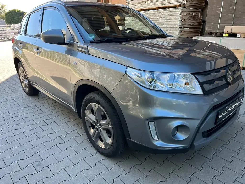 Gebraucht Suzuki Vitara Comfort 120 PS (88 kW) 2018 Grau SUV