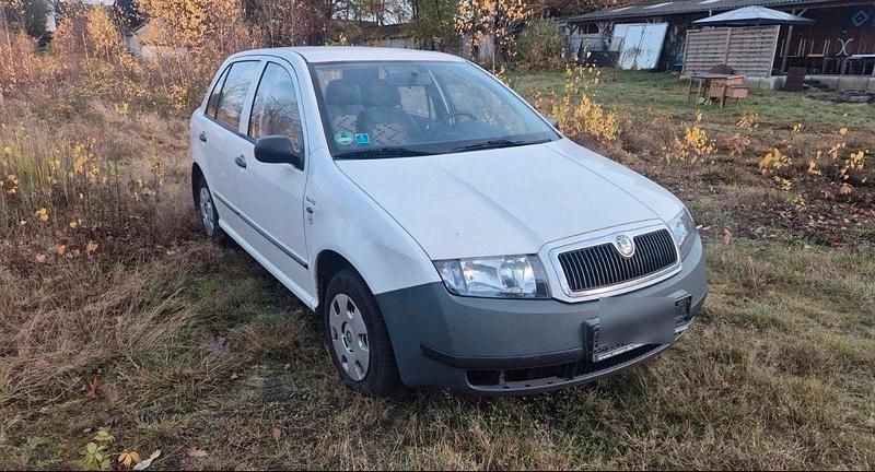 Weiß Gebraucht 2002 Skoda Fabia Kleinwagen | 1.450 € (Guter Preis) - Bild 1/3