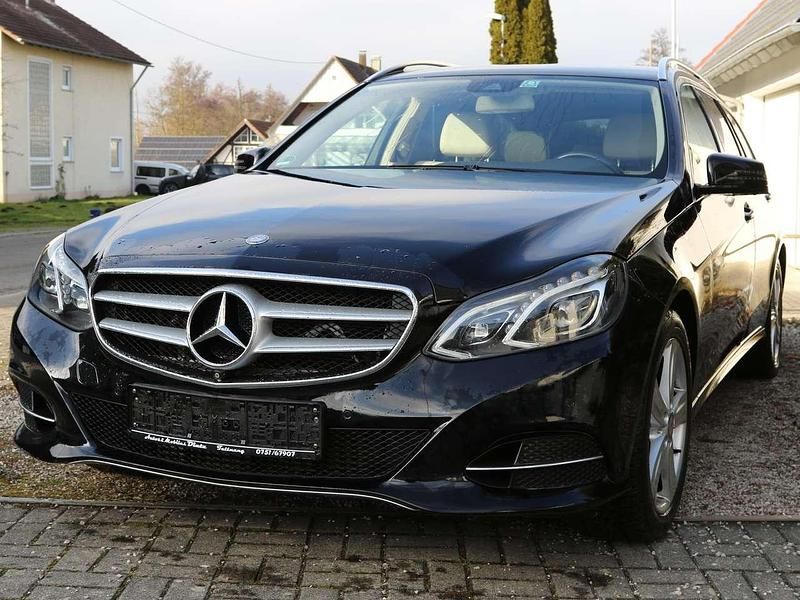 Second-hand Mercedes E250 204 CP (150 kW) 2013 Negru Break