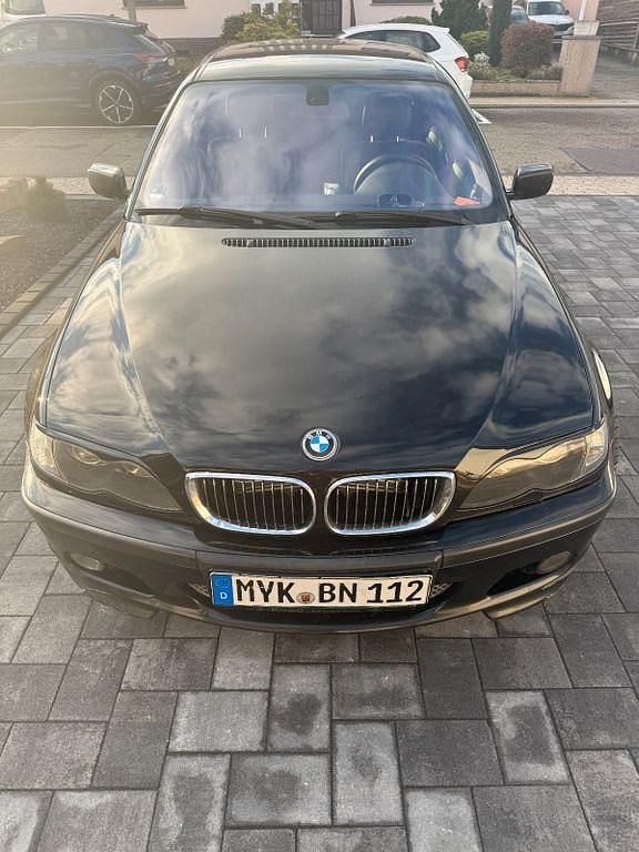 Schwarz Gebraucht 2002 BMW 330 Sport Line Kombi | 2.450 € (Guter Preis) - Bild 1/4