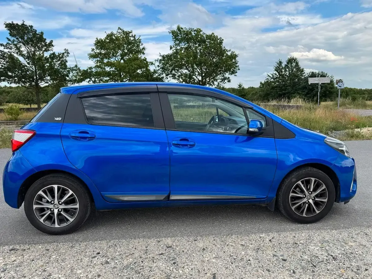 Gebraucht Toyota Yaris Club 111 PS (81 kW) 2019 Blau Kleinwagen