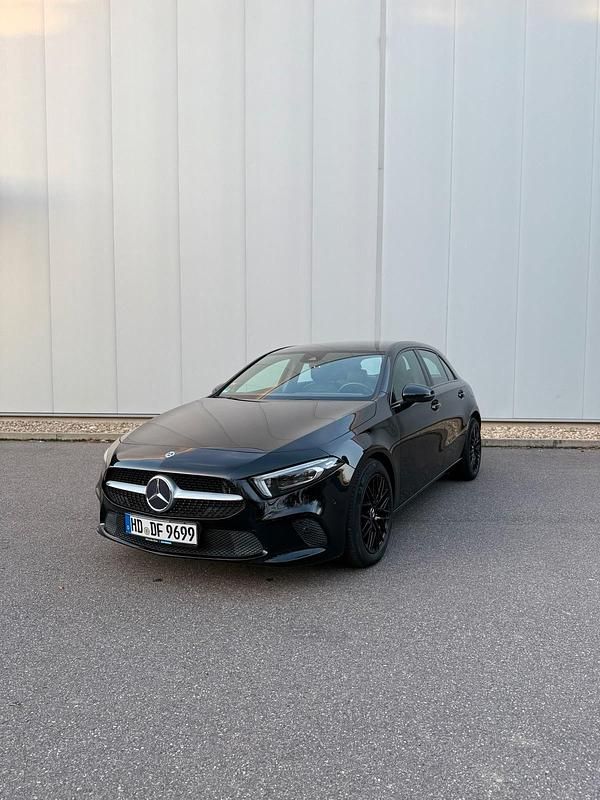 Schwarz Gebraucht 2019 Mercedes A220 Progressive Limousine | 22.990 € (Guter Preis) - Bild 1/4