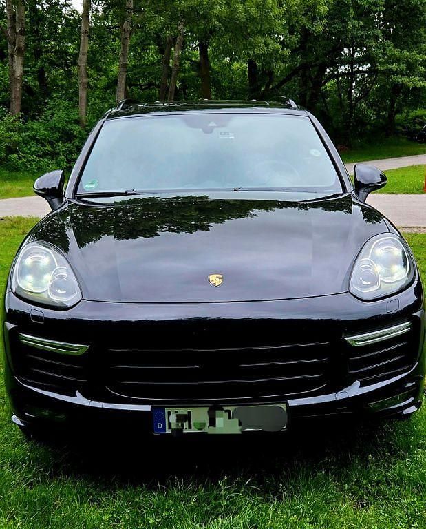 Schwarz Gebraucht 2015 Porsche Cayenne GTS Chrono SUV | 30.500 € (Fairer Preis) - Bild 1/4