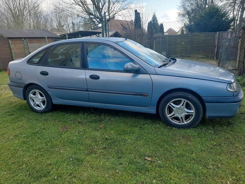 Blau Gebraucht 1999 Renault Laguna Limousine | 900 € - Bild 1/4