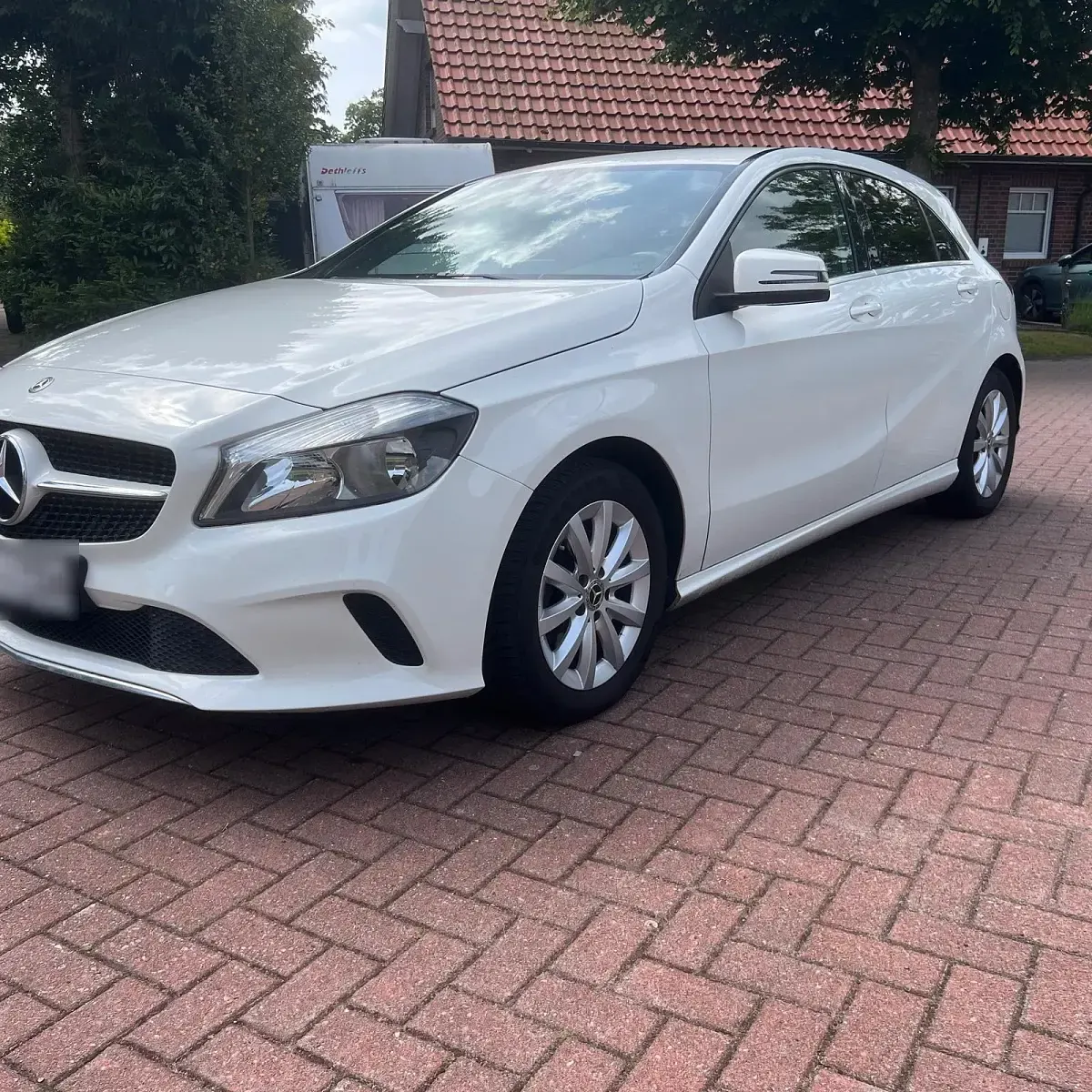 Gebraucht Mercedes A180 Style 122 PS (89 kW) 2018 Weiß Kleinwagen