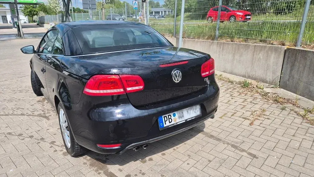 Używany VW Eos 122 KM (89 kW) 2011 Czarny Kabriolet