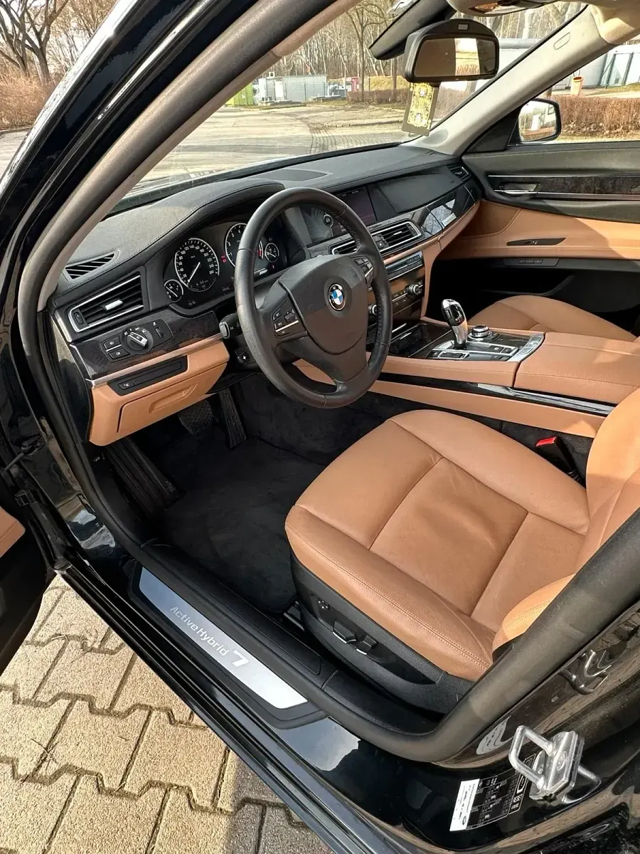 Gebraucht BMW ActiveHybrid 7 465 PS (342 kW) 2012 Schwarz Limousine