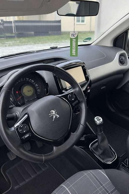 Gebraucht Peugeot 108 Allure 82 PS (60 kW) 2017 Grau Kleinwagen